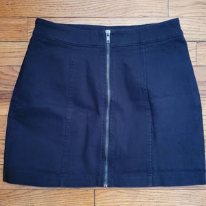 Forever 21 Black Front Zip Mini Skirt